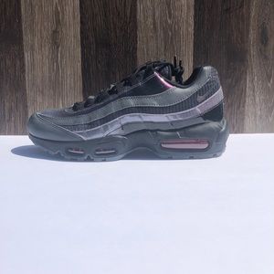 NEW Nike Air Max 95 LV8